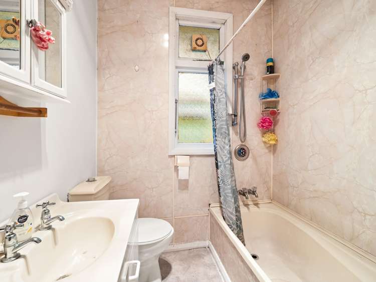 8 Hudson Street Caversham_19