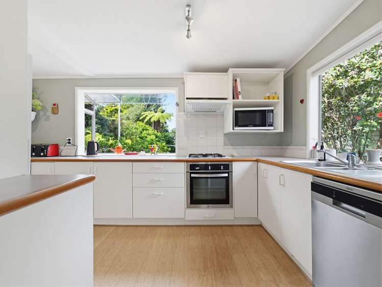 21 Sylvan Valley Avenue Titirangi_16