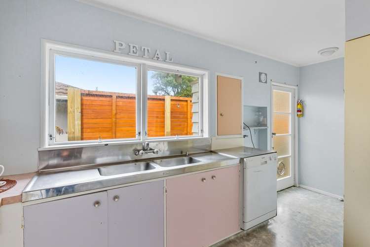 141 Matatua Road Raumati Beach_11