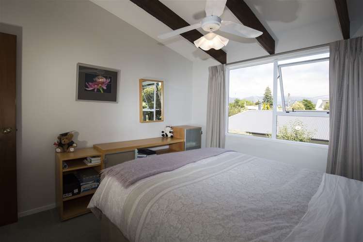 9 Newall Avenue Stoke_23