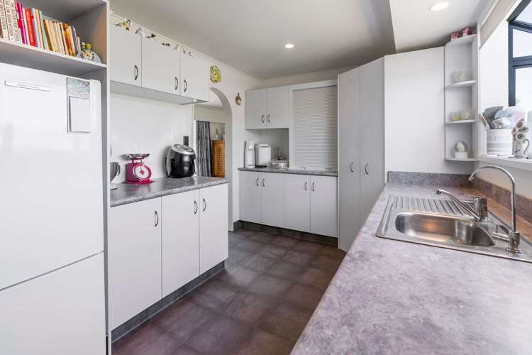 10 Walnut Place Owhata_5