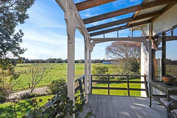 9 Black Road Otatara_11