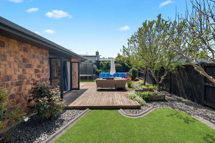 14 Compton Grove Huntington_7