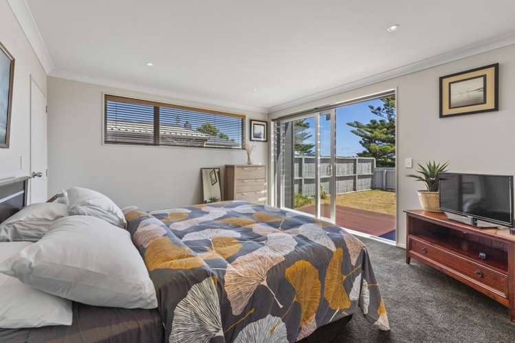 2 Kowhai Street Otaki Beach_15