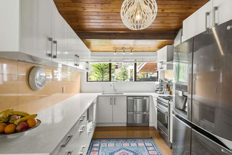 5 Saddleback Rise Murrays Bay_9