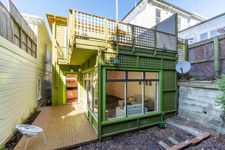 10 Russell Terrace Newtown_17