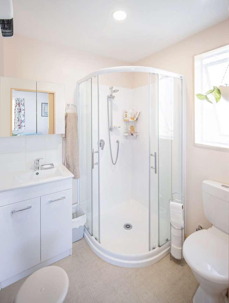 53 Maudes Road Deborah_18