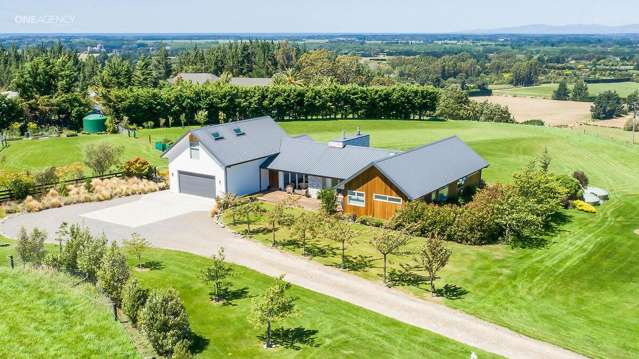 A Loburn Lifestyle With Panoramic Views