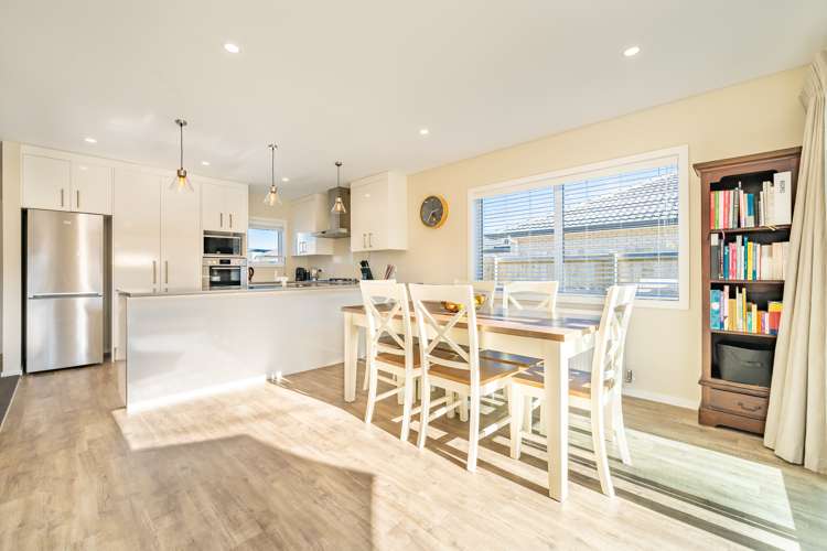 6 Poulson Grove Trentham_6