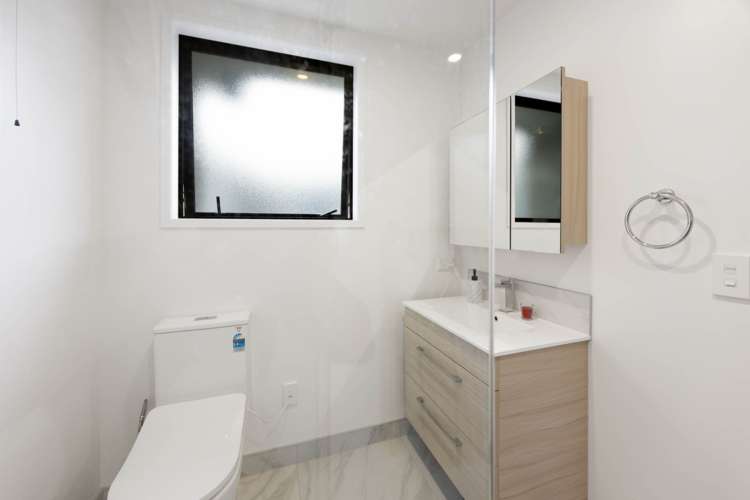 7/10 Fathom Place Te Atatu Peninsula_10