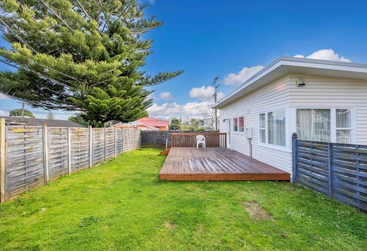 2/6 Northcote Road Takapuna_15