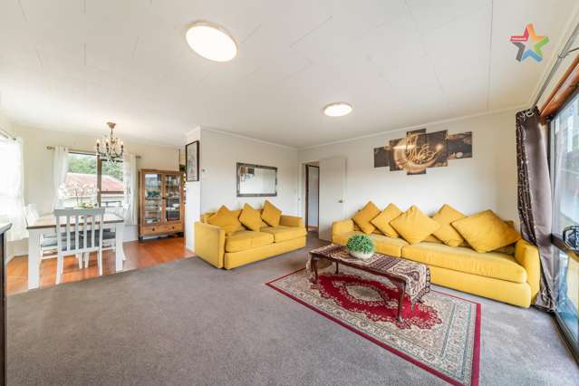 56 Antrim Crescent Wainuiomata_1