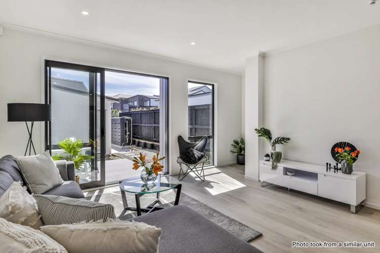 25E Henry Taylor Rise Milldale_4