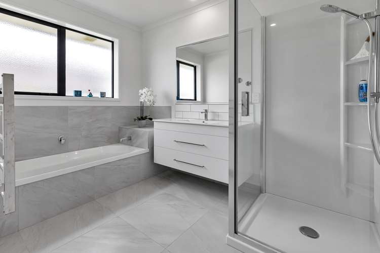 11 Rolling Stone Rise Tikipunga_10