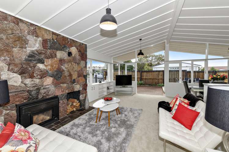 97 Tiroroa Avenue Te Atatu South_2