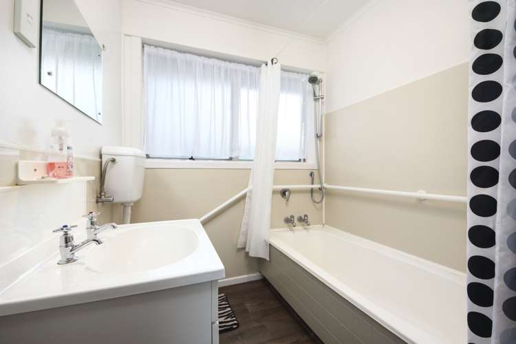 26 West Coast Road Glen Eden_16