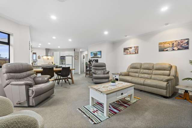 44 Chesterfield Way Orewa_4