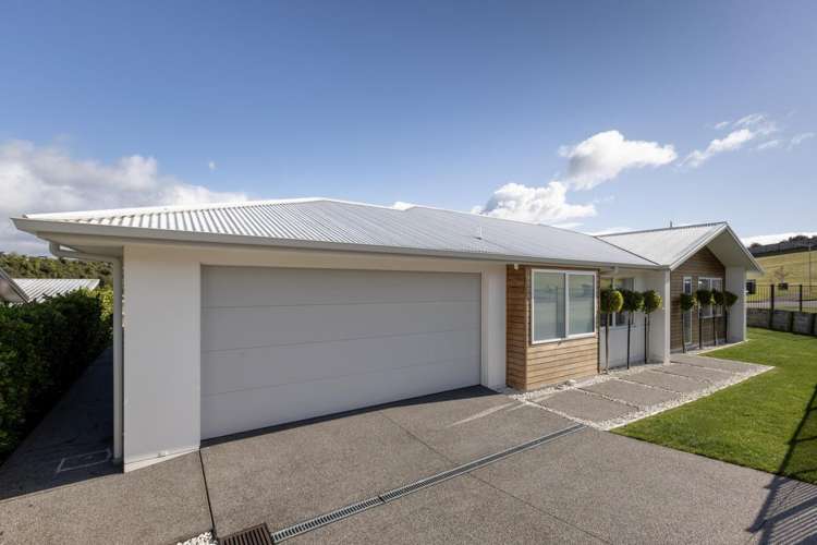 74 Whakaturou Crescent Pyes Pa_23