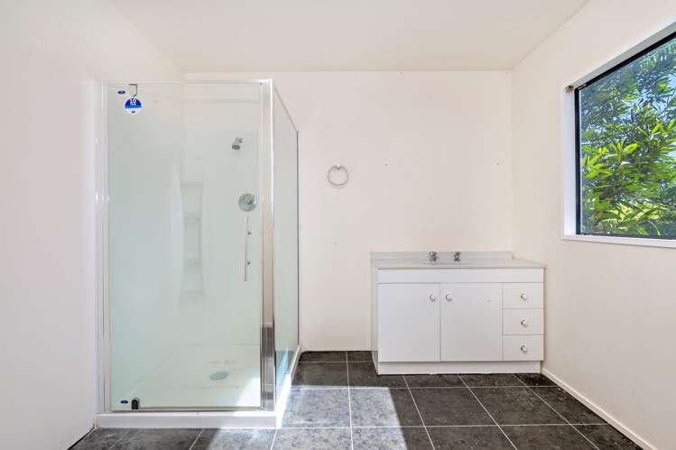 15 Dunlop Road Waiotahe_21
