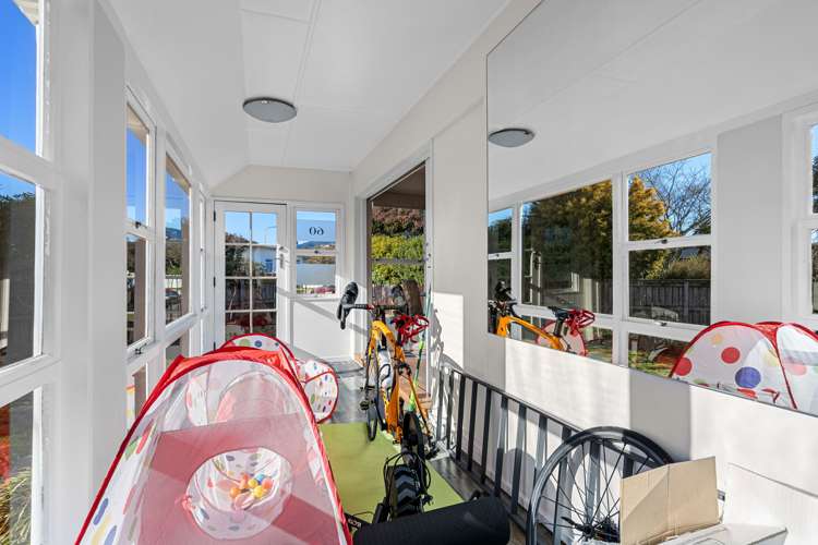 60 Tennyson Crescent Stoke_12