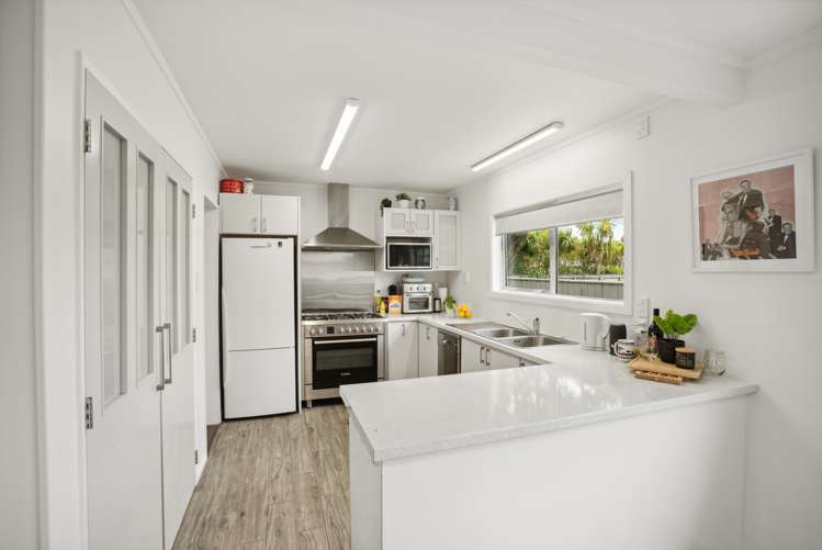 1/48 Menin Road Raumati South_2