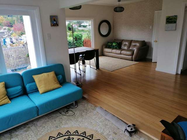 Fully Furnished, Short Term Home in Central Nelson