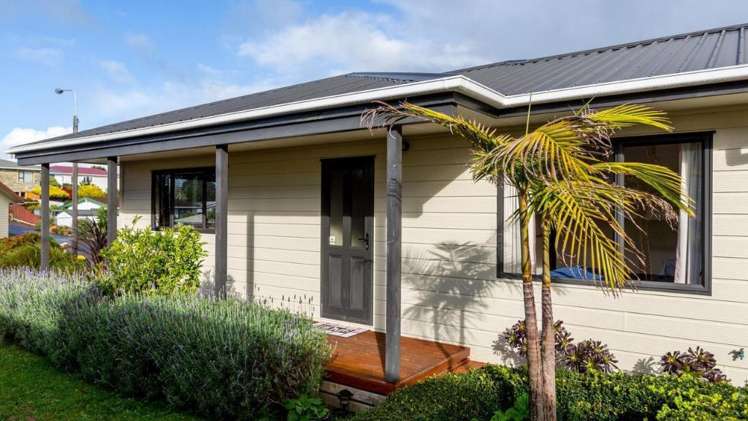 81 Oranga Street Westown_16