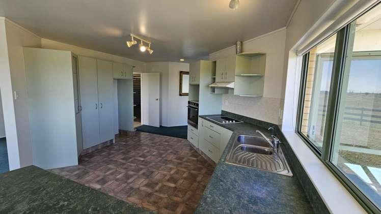 44 Otaraoa Road Waitara_3