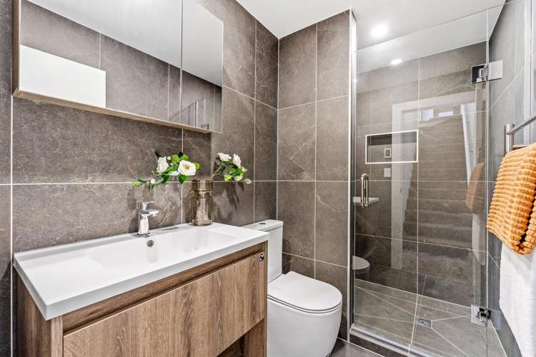 14/98 - 100 Walker Road Point Chevalier_7