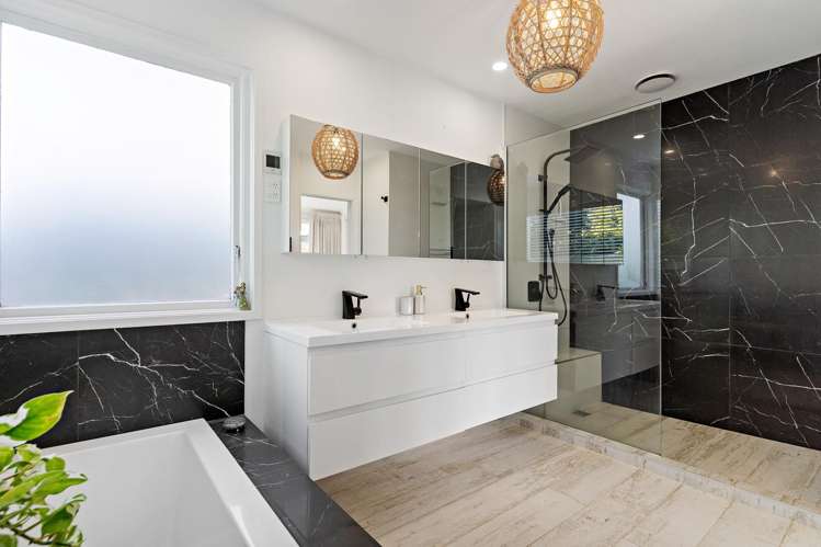 17 Hillcrest Grove Hillpark_16