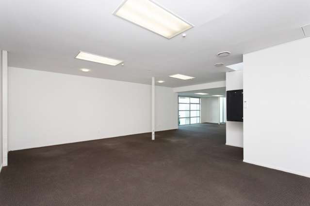 Unit 9, 211  Ferry Road Waltham_4