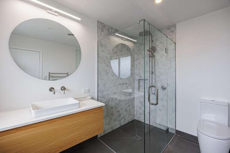 31 Hikawera Drive Frimley_5