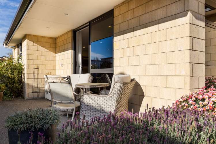 2 Korari Grove Redwoodtown_18