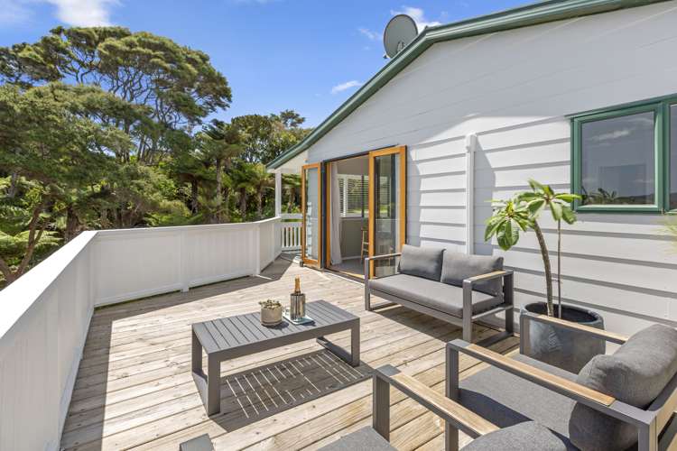 1 Lily Street Raglan_15