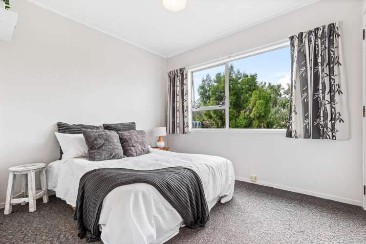 18 Dawnhaven Drive Te Atatu Peninsula_14