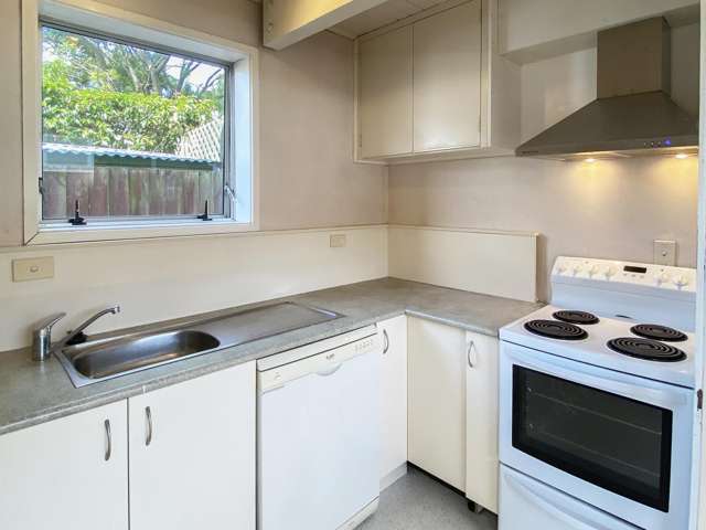 2/108 Office Road Merivale_1