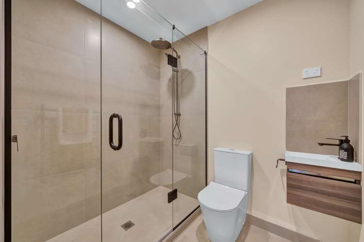 4/27b Hudson Bay Road Hobsonville_14