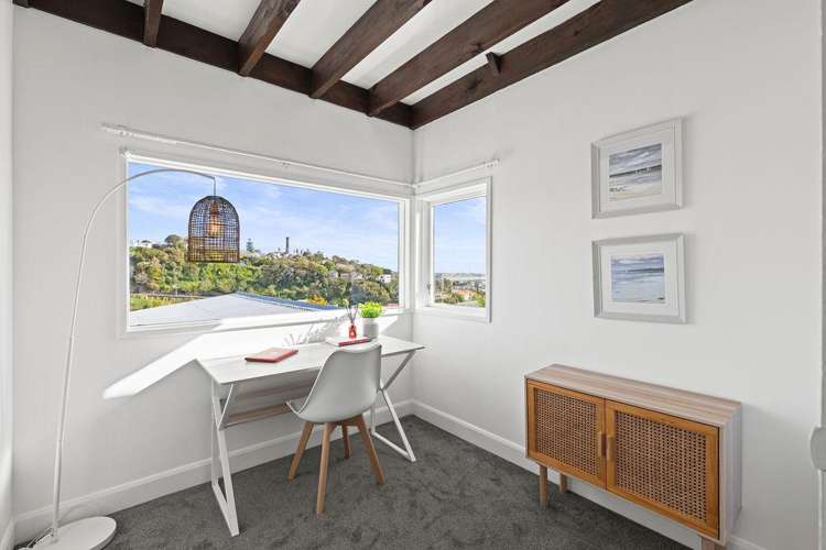 20 Shakespeare Road Bastia Hill_11