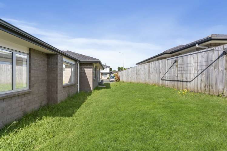 15 Austin Brave Place Favona_13