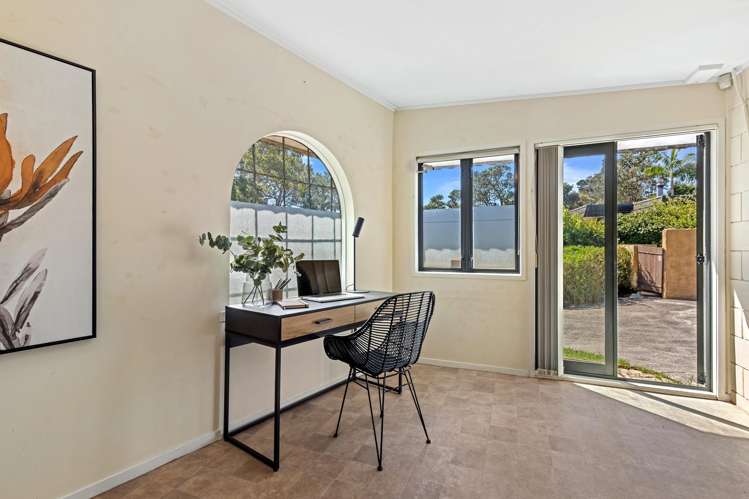 4 Saddleback Rise Murrays Bay_13