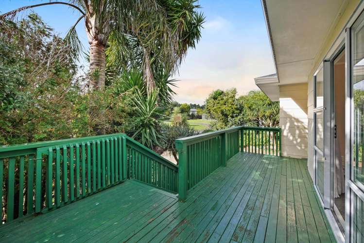 16 Leaming Place Clarks Beach_28