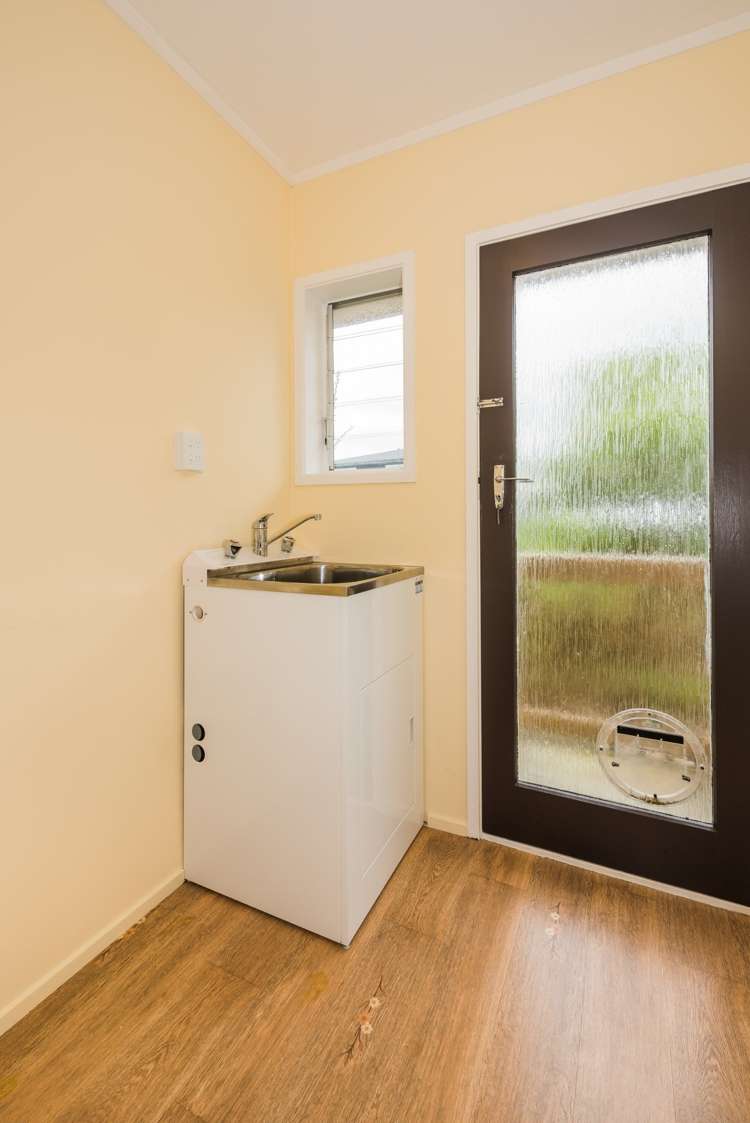 2/104 Carlisle Road Browns Bay_15