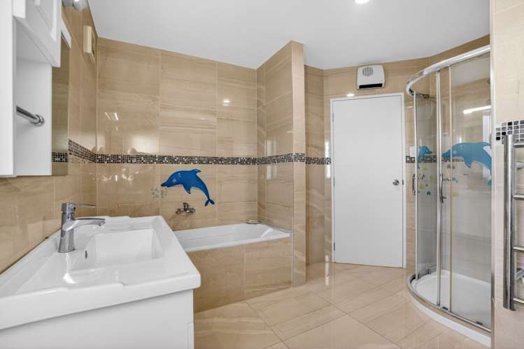 216 Alec Craig Way Gulf Harbour_25