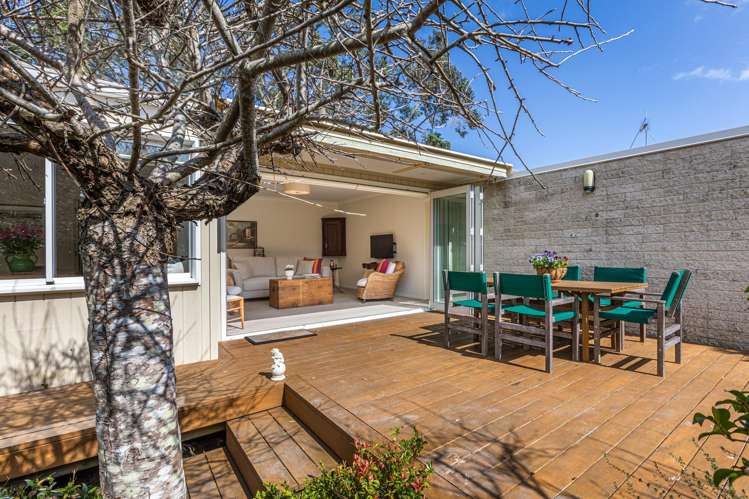 1/5 Hanlon Crescent Narrow Neck_5