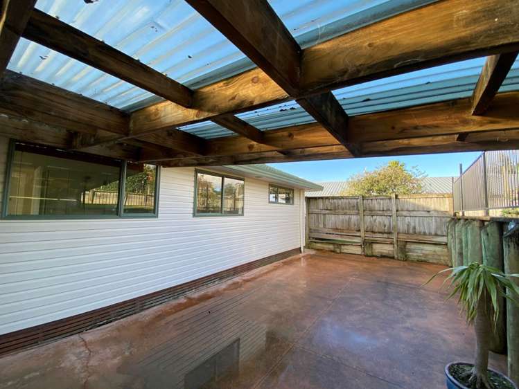 37 Pohutukawa Avenue Red Beach_11