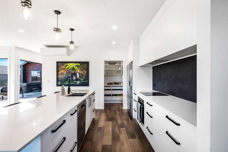 48 Ngaru Crescent Wharewaka_4