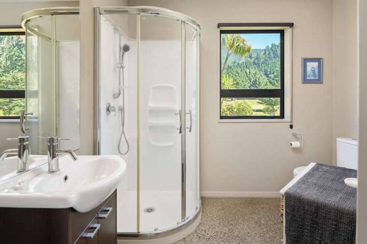 528 Oyster Bay Marlborough Sounds_16