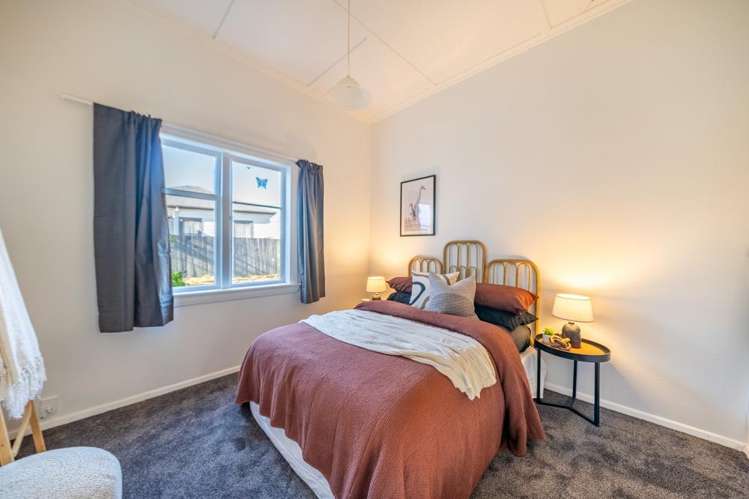 35 Riddlers Crescent Petone_8