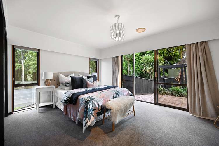 804 River Road Chartwell_12