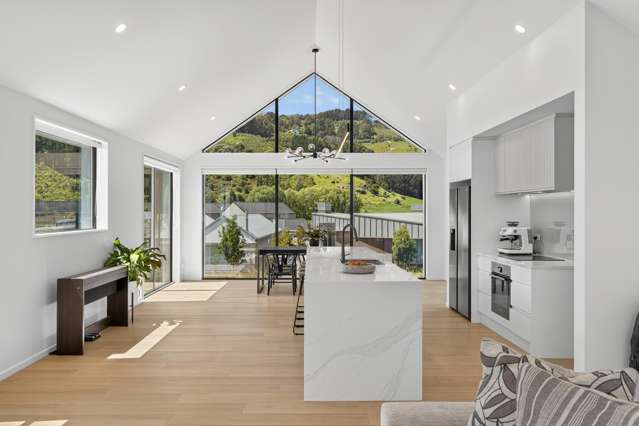 6 Round Hill Rise Cracroft_4